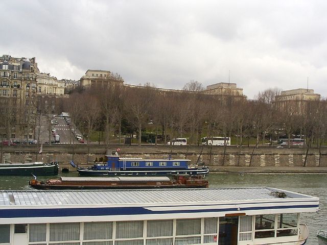 b.bus1.jpg