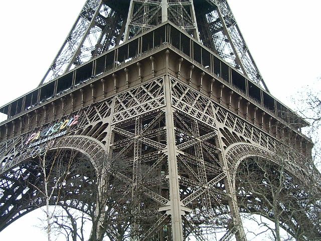 eiffel3.jpg