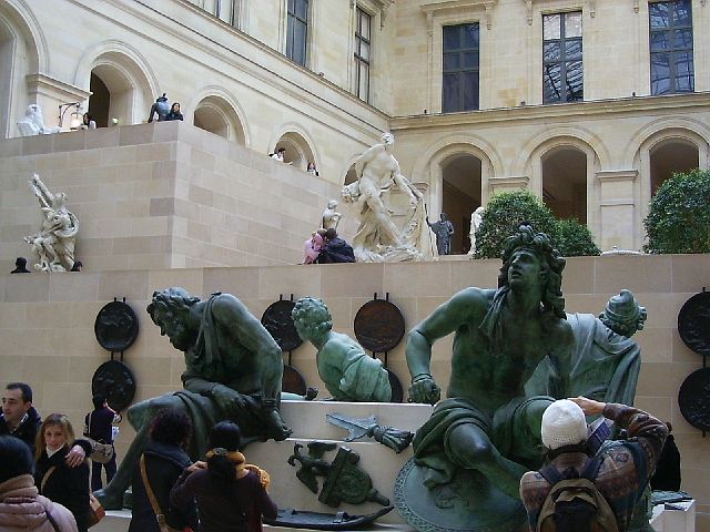 louvre66.jpg